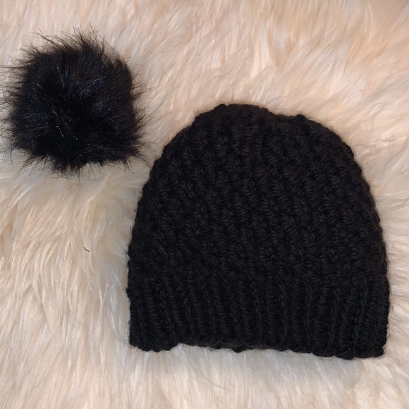 Hand knot toque removable pom NWOT - Picture 2 of 6